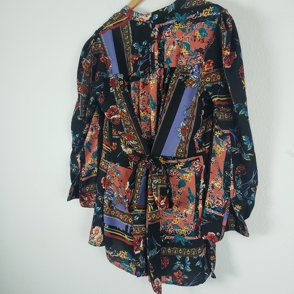 Tolani collection floral button down top - Picture 7 of 9